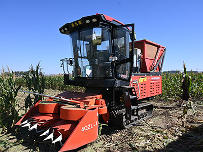 履帶式青儲機(jī)